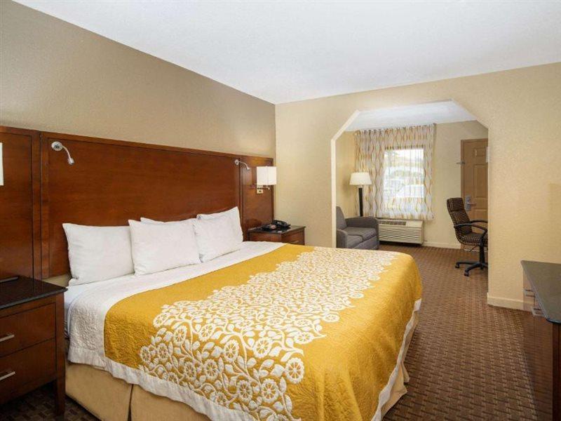 Days Inn By Wyndham Thomaston Dış mekan fotoğraf